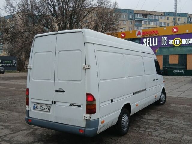 Білий Мерседес Sprinter, об'ємом двигуна 2.7 л та пробігом 425 тис. км за 10000 $, фото 23 на Automoto.ua