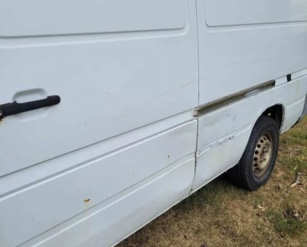 Белый Мерседес Sprinter, объемом двигателя 2.2 л и пробегом 245 тыс. км за 3000 $, фото 8 на Automoto.ua