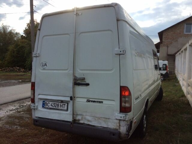 Белый Мерседес Sprinter, объемом двигателя 0 л и пробегом 600 тыс. км за 4500 $, фото 2 на Automoto.ua