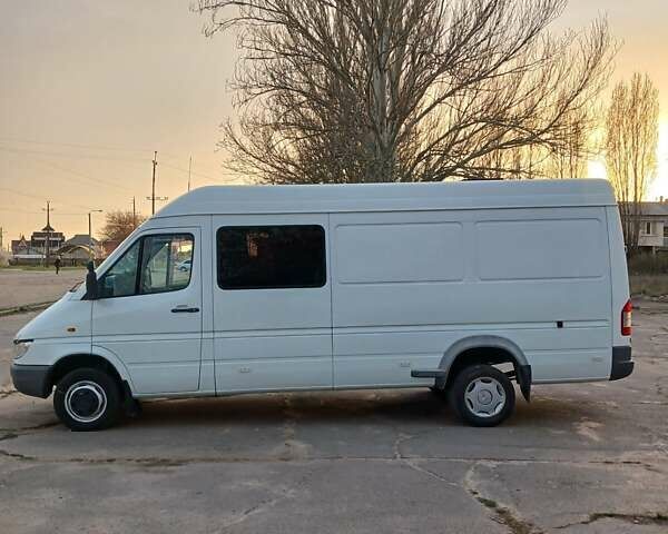 Белый Мерседес Sprinter, объемом двигателя 2.7 л и пробегом 757 тыс. км за 13400 $, фото 44 на Automoto.ua