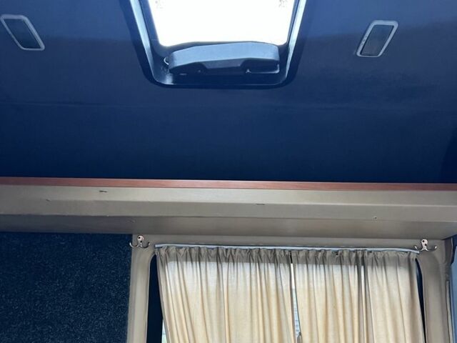 Белый Мерседес Sprinter, объемом двигателя 2.7 л и пробегом 900 тыс. км за 10000 $, фото 13 на Automoto.ua