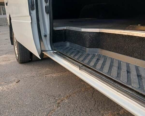 Белый Мерседес Sprinter, объемом двигателя 2.7 л и пробегом 757 тыс. км за 13400 $, фото 23 на Automoto.ua