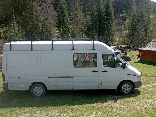 Белый Мерседес Sprinter, объемом двигателя 2.2 л и пробегом 590 тыс. км за 6499 $, фото 3 на Automoto.ua