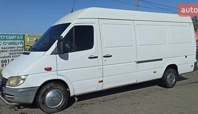 Белый Мерседес Sprinter, объемом двигателя 2.15 л и пробегом 268 тыс. км за 10500 $, фото 1 на Automoto.ua
