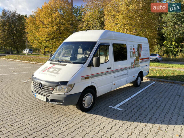Белый Мерседес Sprinter, объемом двигателя 2.7 л и пробегом 309 тыс. км за 9200 $, фото 7 на Automoto.ua