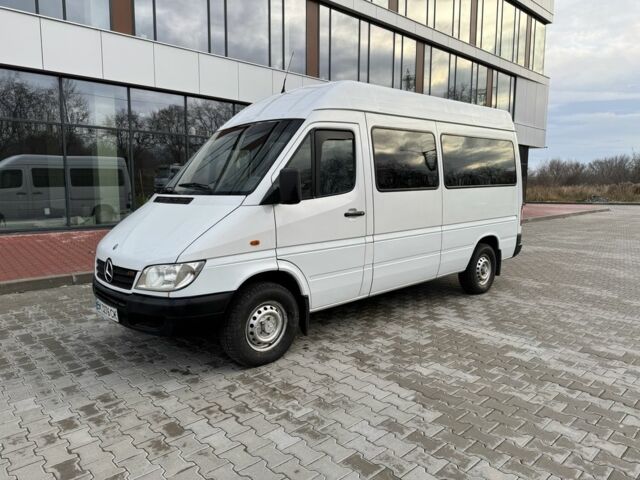 Белый Мерседес Sprinter, объемом двигателя 2.2 л и пробегом 360 тыс. км за 9399 $, фото 8 на Automoto.ua