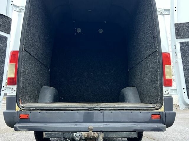 Белый Мерседес Sprinter, объемом двигателя 2.7 л и пробегом 900 тыс. км за 10000 $, фото 4 на Automoto.ua