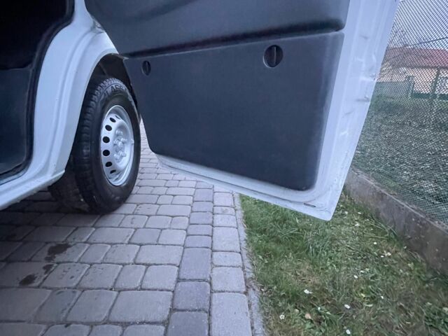 Білий Мерседес Sprinter, об'ємом двигуна 2.2 л та пробігом 370 тис. км за 5750 $, фото 6 на Automoto.ua