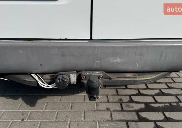 Белый Мерседес Sprinter, объемом двигателя 2.15 л и пробегом 181 тыс. км за 7000 $, фото 7 на Automoto.ua