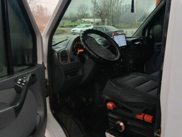 Білий Мерседес Sprinter, об'ємом двигуна 2.7 л та пробігом 425 тис. км за 10000 $, фото 6 на Automoto.ua