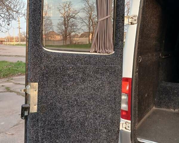 Белый Мерседес Sprinter, объемом двигателя 2.7 л и пробегом 757 тыс. км за 13400 $, фото 30 на Automoto.ua