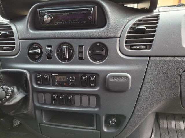 Мерседес Sprinter 2002 в Нововолынск на Automoto.ua Белый Мерседес Sprinter, объемом двигателя 2.7 л и пробегом 980 тыс. км за 11800 $, фото 5 на Automoto.ua