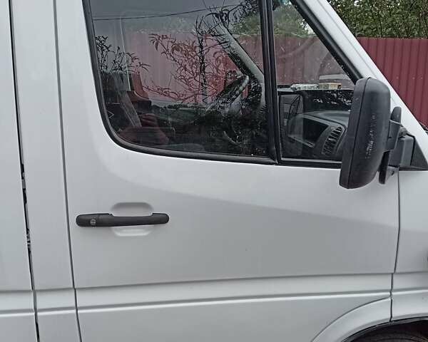 Білий Мерседес Sprinter, об'ємом двигуна 2.2 л та пробігом 880 тис. км за 13500 $, фото 3 на Automoto.ua