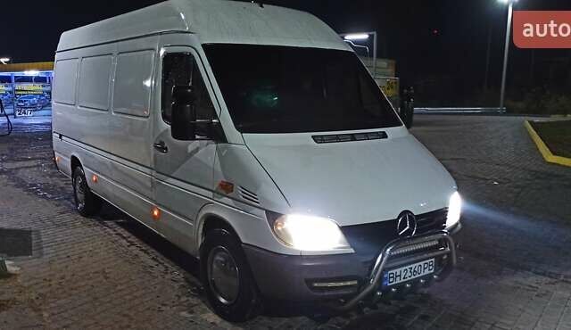 Белый Мерседес Sprinter, объемом двигателя 2.15 л и пробегом 268 тыс. км за 10500 $, фото 7 на Automoto.ua