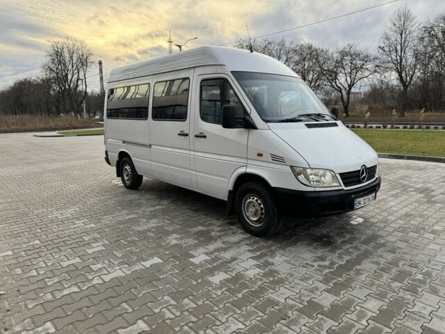 Белый Мерседес Sprinter, объемом двигателя 2.2 л и пробегом 360 тыс. км за 9399 $, фото 1 на Automoto.ua