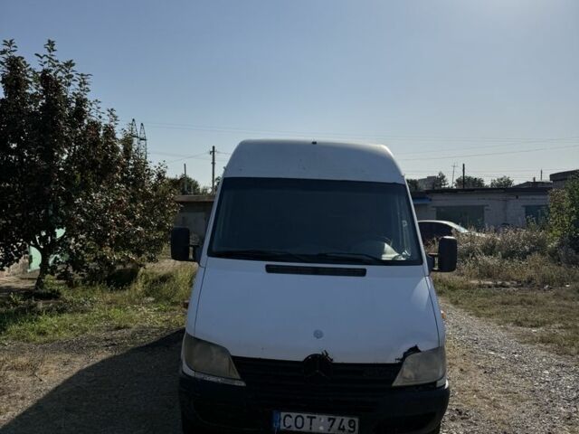 Белый Мерседес Sprinter, объемом двигателя 2.2 л и пробегом 1000 тыс. км за 2425 $, фото 3 на Automoto.ua