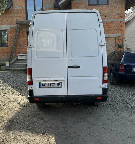 Белый Мерседес Sprinter, объемом двигателя 2.15 л и пробегом 344 тыс. км за 6700 $, фото 3 на Automoto.ua