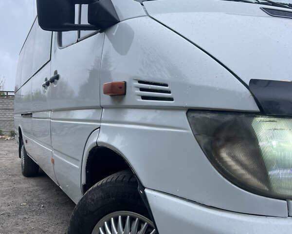 Белый Мерседес Sprinter, объемом двигателя 2.15 л и пробегом 5 тыс. км за 12000 $, фото 2 на Automoto.ua