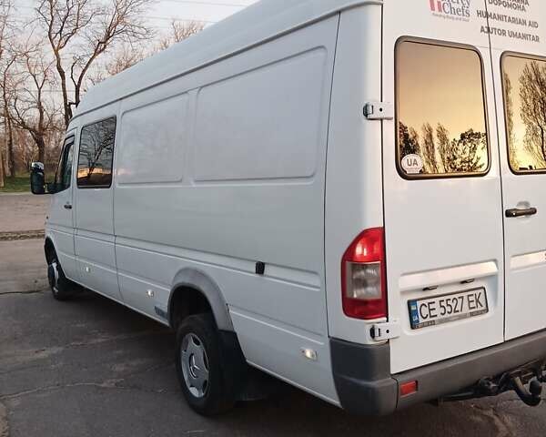 Белый Мерседес Sprinter, объемом двигателя 2.7 л и пробегом 757 тыс. км за 13400 $, фото 6 на Automoto.ua