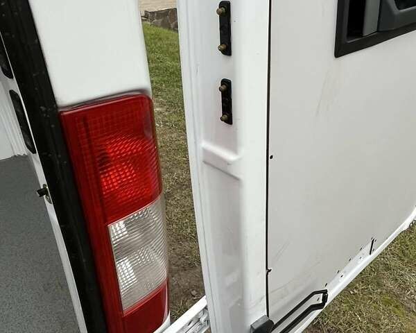 Белый Мерседес Sprinter, объемом двигателя 2.7 л и пробегом 102 тыс. км за 23900 $, фото 7 на Automoto.ua