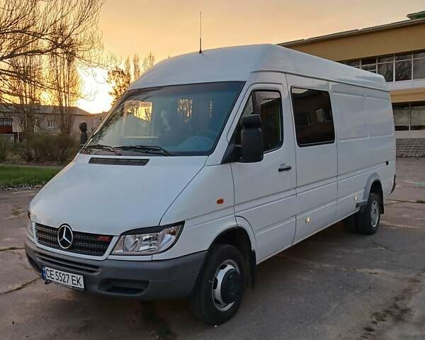 Белый Мерседес Sprinter, объемом двигателя 2.7 л и пробегом 757 тыс. км за 13400 $, фото 54 на Automoto.ua