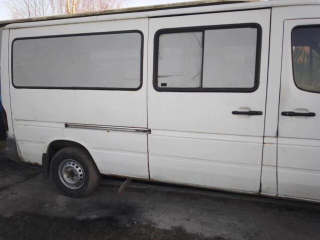 Мерседес Sprinter 2002 у Шацькі на Automoto.ua Білий Мерседес Sprinter, об'ємом двигуна 2.7 л та пробігом 675 тис. км за 7500 $, фото 1 на Automoto.ua