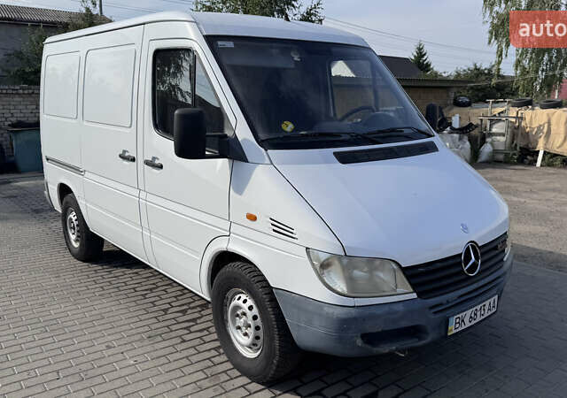 Белый Мерседес Sprinter, объемом двигателя 2.15 л и пробегом 181 тыс. км за 7000 $, фото 27 на Automoto.ua