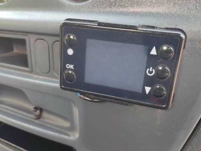 Белый Мерседес Sprinter, объемом двигателя 2.2 л и пробегом 318 тыс. км за 8950 $, фото 4 на Automoto.ua