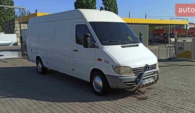 Белый Мерседес Sprinter, объемом двигателя 2.15 л и пробегом 268 тыс. км за 10500 $, фото 2 на Automoto.ua