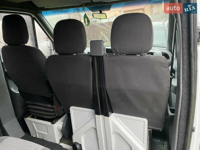 Белый Мерседес Sprinter, объемом двигателя 2.15 л и пробегом 313 тыс. км за 9200 $, фото 8 на Automoto.ua
