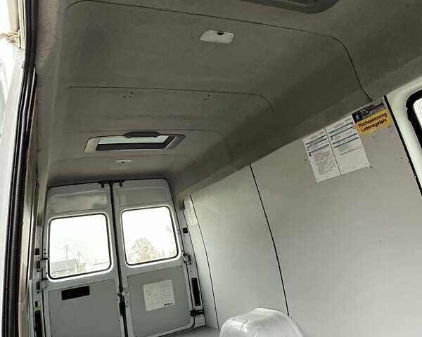 Белый Мерседес Sprinter, объемом двигателя 2.7 л и пробегом 102 тыс. км за 23900 $, фото 10 на Automoto.ua