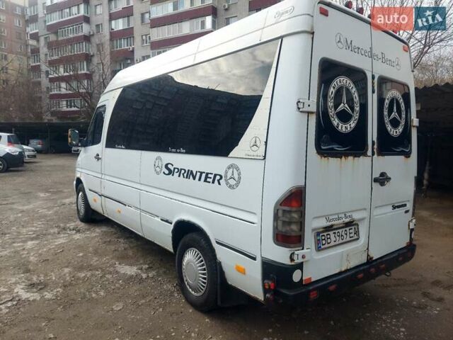 Белый Мерседес Sprinter, объемом двигателя 0 л и пробегом 900 тыс. км за 2000 $, фото 9 на Automoto.ua