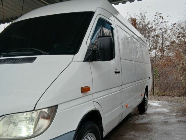 Білий Мерседес Sprinter, об'ємом двигуна 2.7 л та пробігом 425 тис. км за 10000 $, фото 2 на Automoto.ua
