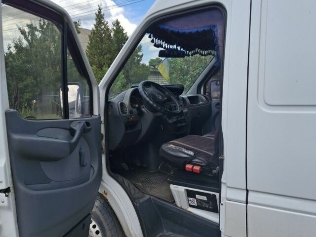 Белый Мерседес Sprinter, объемом двигателя 2.1 л и пробегом 700 тыс. км за 7500 $, фото 4 на Automoto.ua