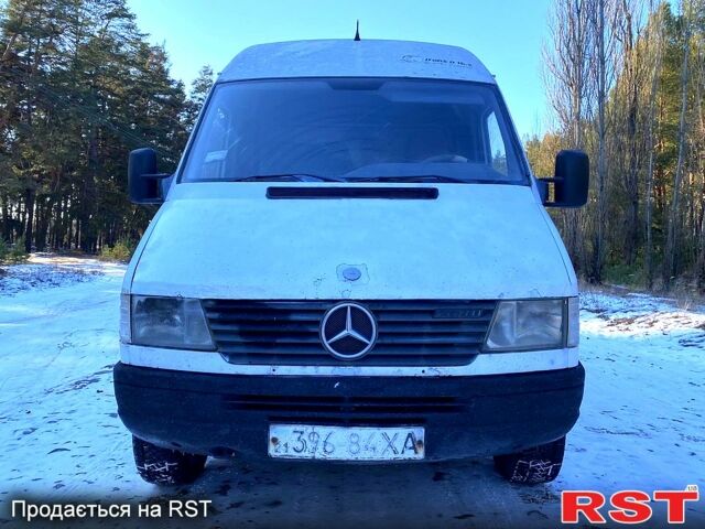 Белый Мерседес Sprinter, объемом двигателя 23 л и пробегом 375 тыс. км за 2950 $, фото 6 на Automoto.ua