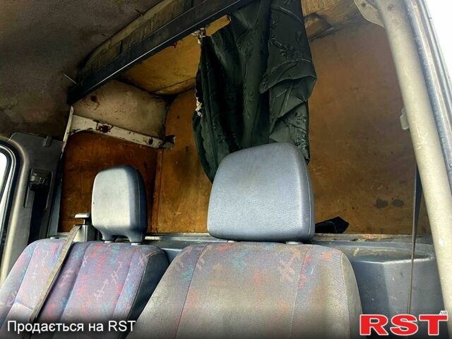 Белый Мерседес Sprinter, объемом двигателя 22 л и пробегом 472 тыс. км за 4000 $, фото 3 на Automoto.ua