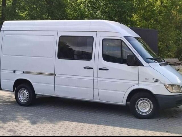 Белый Мерседес Sprinter, объемом двигателя 2.2 л и пробегом 318 тыс. км за 8950 $, фото 5 на Automoto.ua