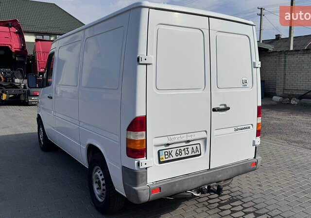 Белый Мерседес Sprinter, объемом двигателя 2.15 л и пробегом 181 тыс. км за 7000 $, фото 4 на Automoto.ua