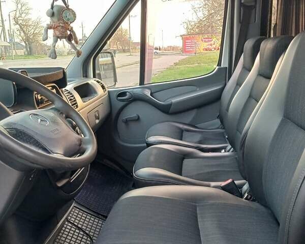 Белый Мерседес Sprinter, объемом двигателя 2.7 л и пробегом 757 тыс. км за 13400 $, фото 39 на Automoto.ua