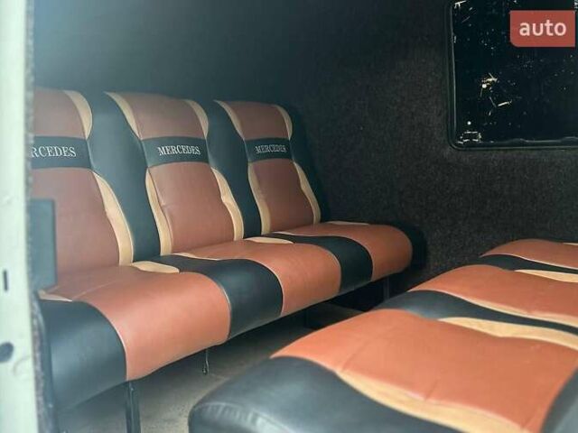 Белый Мерседес Sprinter, объемом двигателя 2.15 л и пробегом 200 тыс. км за 17800 $, фото 16 на Automoto.ua