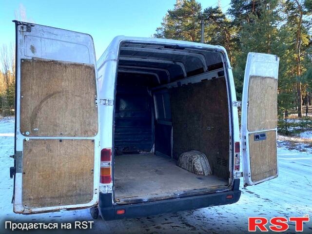Белый Мерседес Sprinter, объемом двигателя 23 л и пробегом 375 тыс. км за 2950 $, фото 9 на Automoto.ua