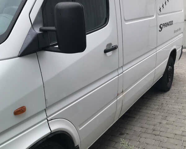 Білий Мерседес Sprinter, об'ємом двигуна 2.7 л та пробігом 739 тис. км за 7200 $, фото 2 на Automoto.ua