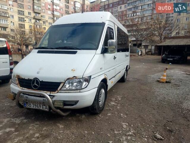 Белый Мерседес Sprinter, объемом двигателя 0 л и пробегом 900 тыс. км за 2000 $, фото 5 на Automoto.ua