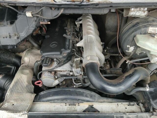 Білий Мерседес Sprinter, об'ємом двигуна 2.7 л та пробігом 425 тис. км за 10000 $, фото 13 на Automoto.ua