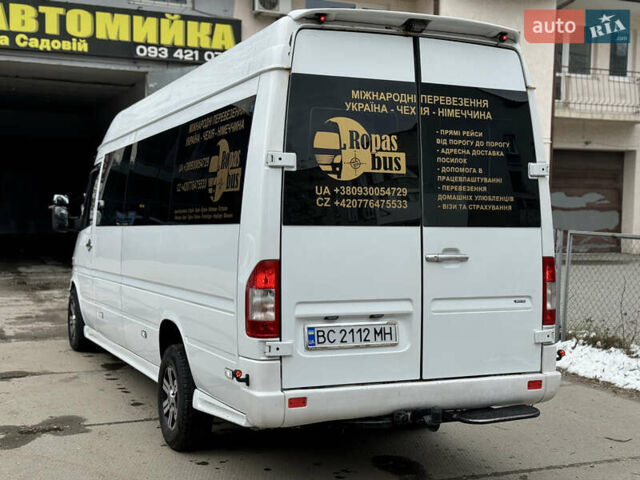 Белый Мерседес Sprinter, объемом двигателя 0 л и пробегом 300 тыс. км за 11000 $, фото 6 на Automoto.ua