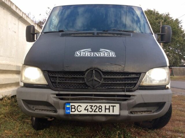 Белый Мерседес Sprinter, объемом двигателя 0 л и пробегом 600 тыс. км за 4500 $, фото 6 на Automoto.ua