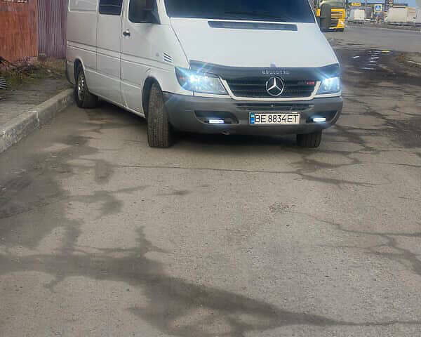 Белый Мерседес Sprinter, объемом двигателя 2.2 л и пробегом 480 тыс. км за 6200 $, фото 2 на Automoto.ua