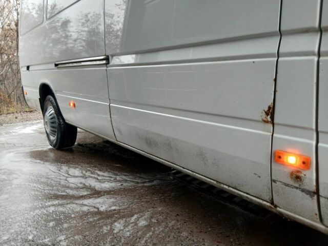 Білий Мерседес Sprinter, об'ємом двигуна 2.7 л та пробігом 425 тис. км за 10000 $, фото 18 на Automoto.ua