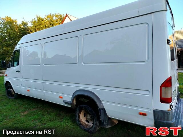 Білий Мерседес Sprinter, об'ємом двигуна 2.7 л та пробігом 378 тис. км за 12500 $, фото 3 на Automoto.ua