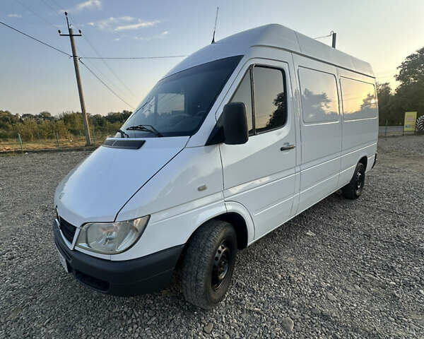Білий Мерседес Sprinter, об'ємом двигуна 2.15 л та пробігом 500 тис. км за 9000 $, фото 1 на Automoto.ua